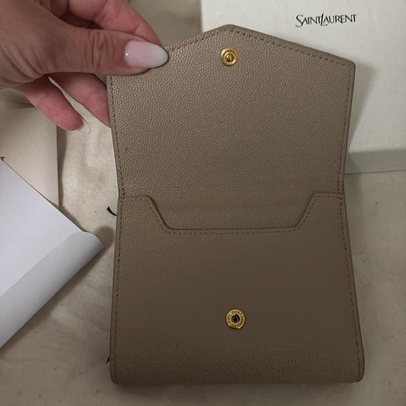 Saint Laurent Beige Card Holder with Gold Logo - Picture 2 of 6